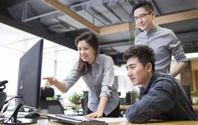 異鄉代碼，歸家年味——杭州軟件開發者的春節返鄉路